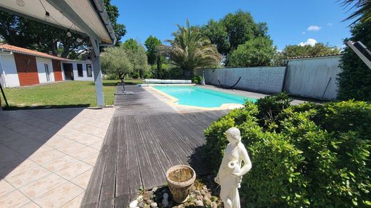 La Teste-de-Buch, Girondeの高級住宅