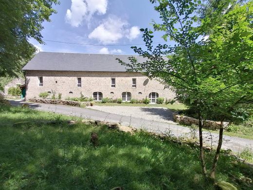 Maison de luxe à Saint-Hilaire-les-Courbes, Corrèze