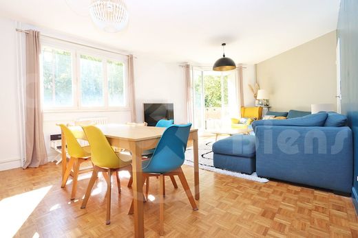 Apartment in Viroflay, Yvelines