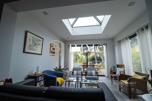 Luxus-Haus in Châtenay-Malabry, Hauts-de-Seine