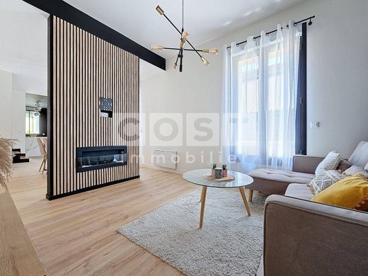 Apartament w Asnières-sur-Seine, Hauts-de-Seine