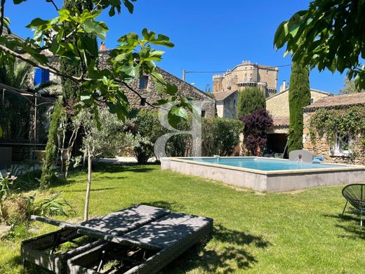 Maison de luxe à Suze-la-Rousse, Drôme