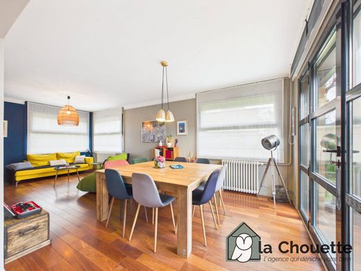 Элитный дом, Ennetières-en-Weppes, North