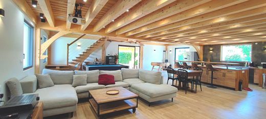 Viry, Haute-Savoieの高級住宅