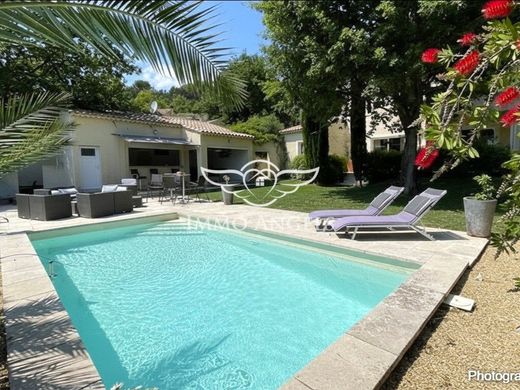 Luxury home in Laudun-l'Ardoise, Gard