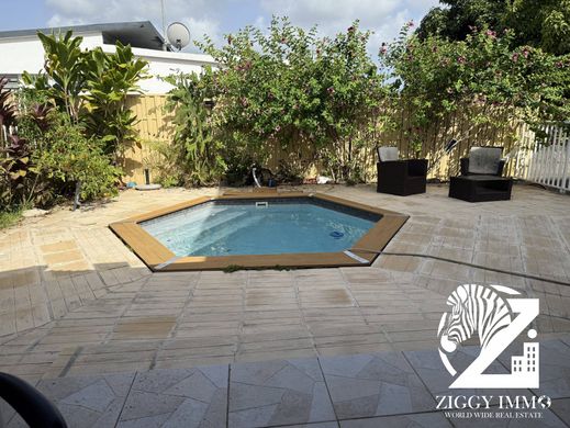 豪宅  Les Abymes, Guadeloupe