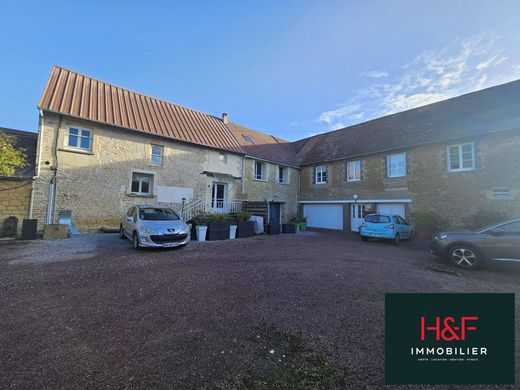 Kamienica w Cagny, Calvados