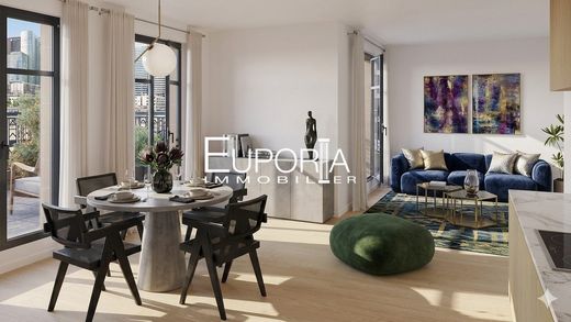 Apartment in Puteaux, Hauts-de-Seine