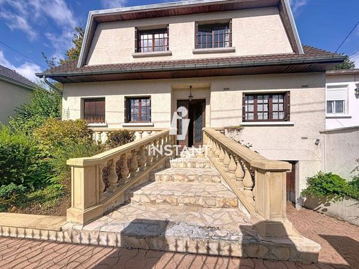 Πολυτελή κατοικία σε Livry-Gargan, Seine-Saint-Denis