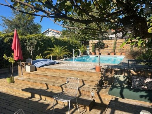 Luxe woning in Le Bouscat, Gironde