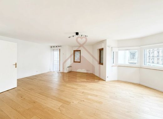 Apartment in Le Kremlin-Bicêtre, Val-de-Marne