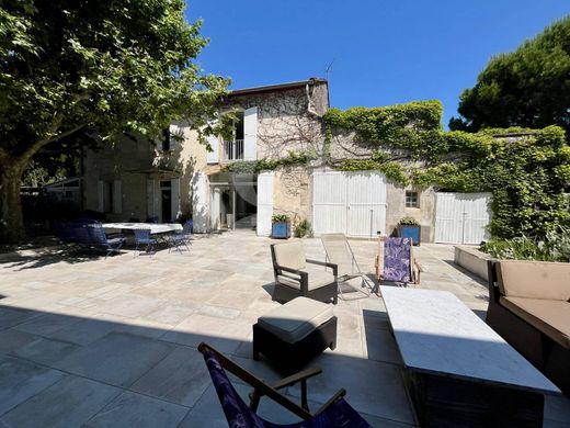 Luxury home in Noves, Bouches-du-Rhône