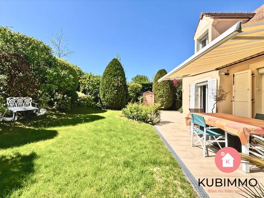 Luxury home in Bussy-Saint-Georges, Seine-et-Marne