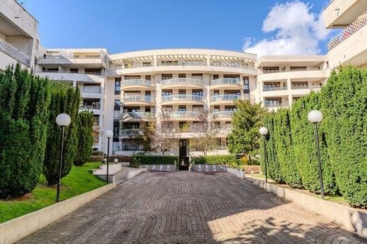 Apartment in Suresnes, Hauts-de-Seine