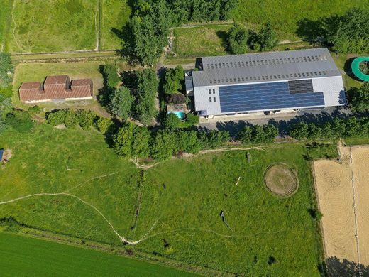 Luxury home in Tarbes, Hautes-Pyrénées