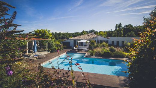 Casa di lusso a Bouloc, Alta Garonna
