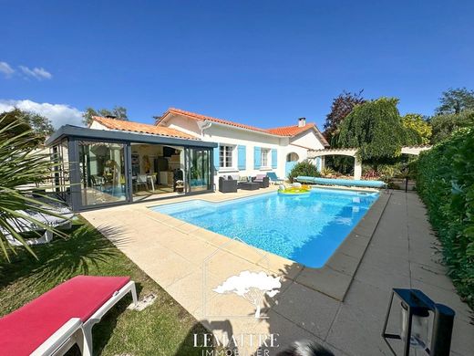 Luxury home in Étaules, Charente-Maritime