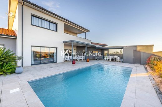 Luxury home in Carbonne, Upper Garonne