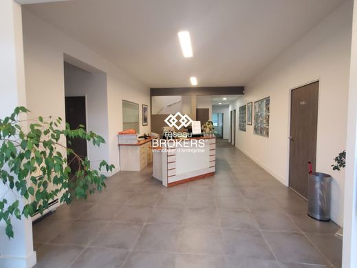 Kantoor in Challes-les-Eaux, Savoy