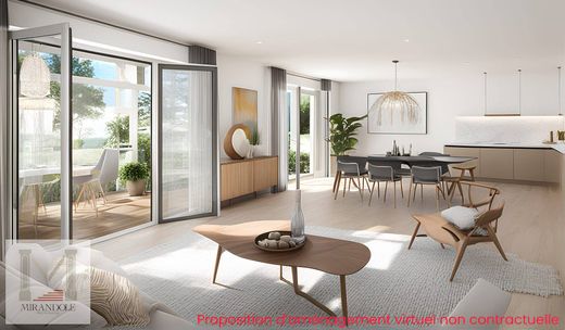 Apartment / Etagenwohnung in Nizza, Alpes-Maritimes