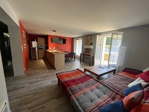 Apartment / Etagenwohnung in Saint-Malo, Ille-et-Vilaine