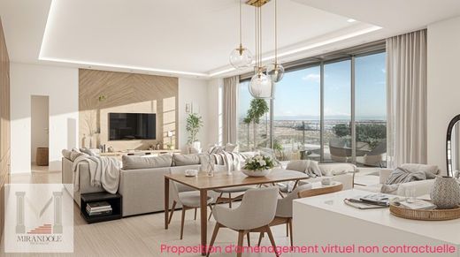 Apartment / Etagenwohnung in Cagnes-sur-Mer, Alpes-Maritimes