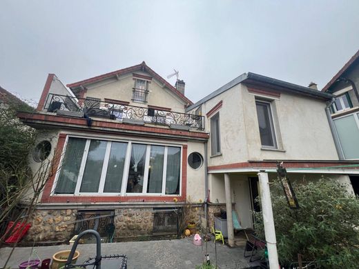 Luxury home in Houilles, Yvelines