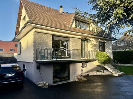 Luxury home in Caen, Calvados