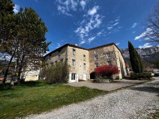 Luxury home in Romeyer, Drôme