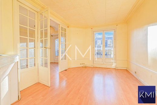 Apartment / Etagenwohnung in Belleville, Père-Lachaise, Ménilmontant, Paris