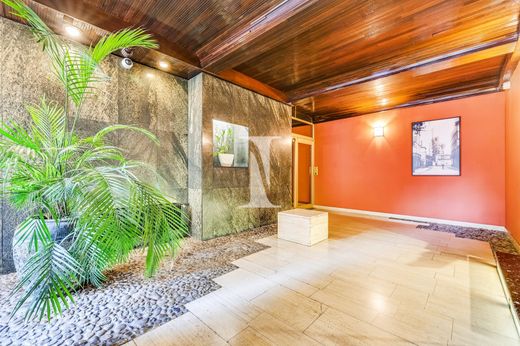 Apartment in Monceau, Courcelles, Ternes, Paris