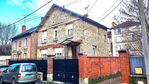 Casa de lujo en Saint-Ouen-l'Aumône, Valle de Oise