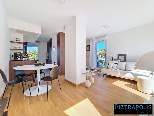 Apartment in Villeurbanne, Rhône
