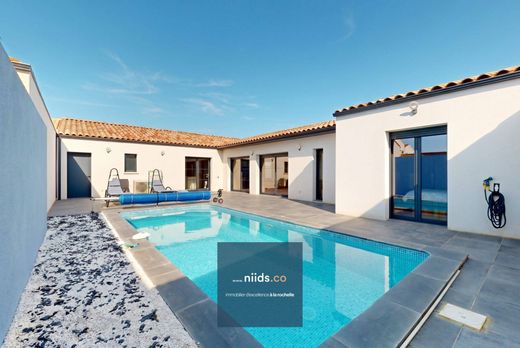 Casa di lusso a Dompierre-sur-Mer, Charente-Maritime
