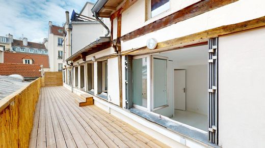 Apartment in Canal Saint Martin, Château d’Eau, Porte Saint-Denis, Paris