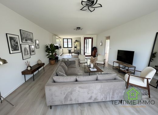 Luxury home in Lys-lez-Lannoy, North