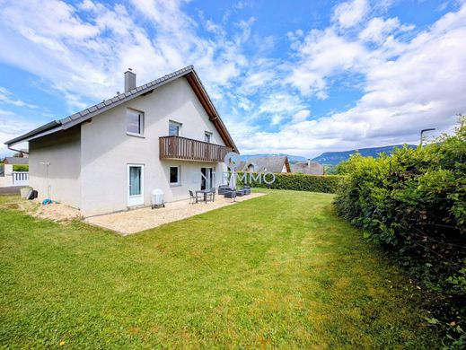 Luxus-Haus in La Biolle, Savoy