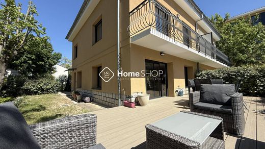 Luxus-Haus in Aix-en-Provence, Bouches-du-Rhône