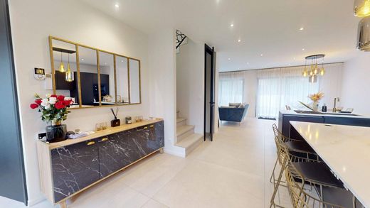 Casa di lusso a Saint-Maur-des-Fossés, Val-de-Marne