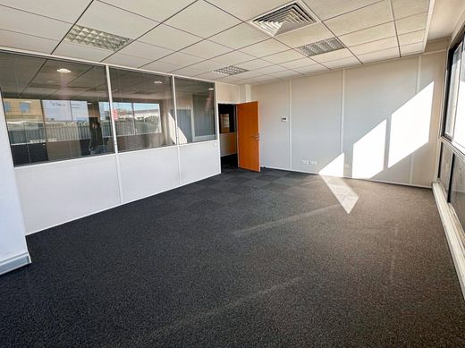 مكتب ﻓﻲ Chassieu, Rhône