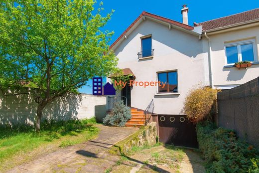 Luxe woning in Houilles, Yvelines