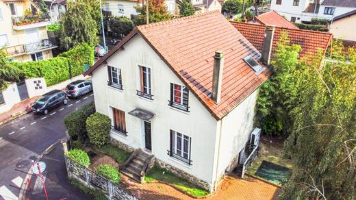 Luxury home in Bondy, Seine-Saint-Denis