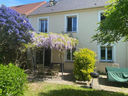 Luxe woning in Toussus-le-Noble, Yvelines