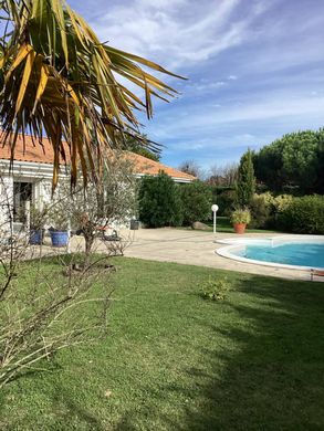 Luxe woning in Soulac-sur-Mer, Gironde