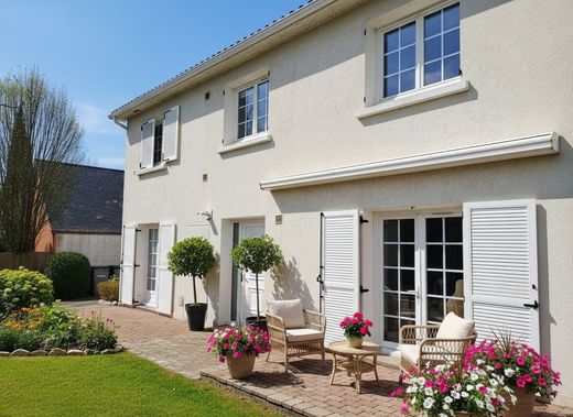 Luxus-Haus in Saint-Ay, Loiret
