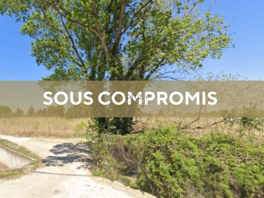 Grond in Morières-lès-Avignon, Vaucluse