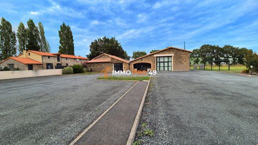 Terreno a Mortagne-sur-Sèvre, Vandea