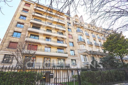 Apartment in La Muette, Auteuil, Porte Dauphine, Paris