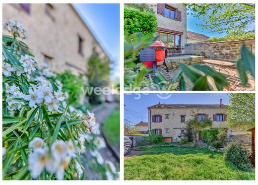Luxury home in Maurecourt, Yvelines