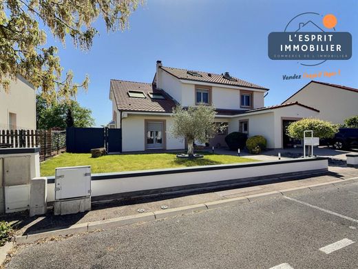 Maison de luxe à La Maxe, Moselle